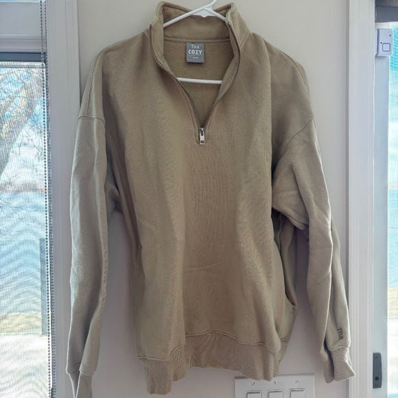 Aritzia TNA quarter zip sweatshirt - Picture 1 of 2